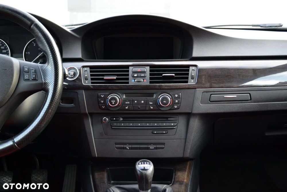 BMW Seria 3 320d M Sport Edition - 14