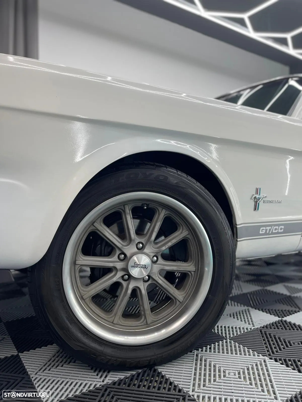 Ford Mustang - 2