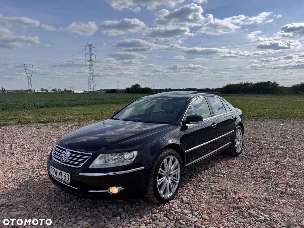 Volkswagen Phaeton - 1