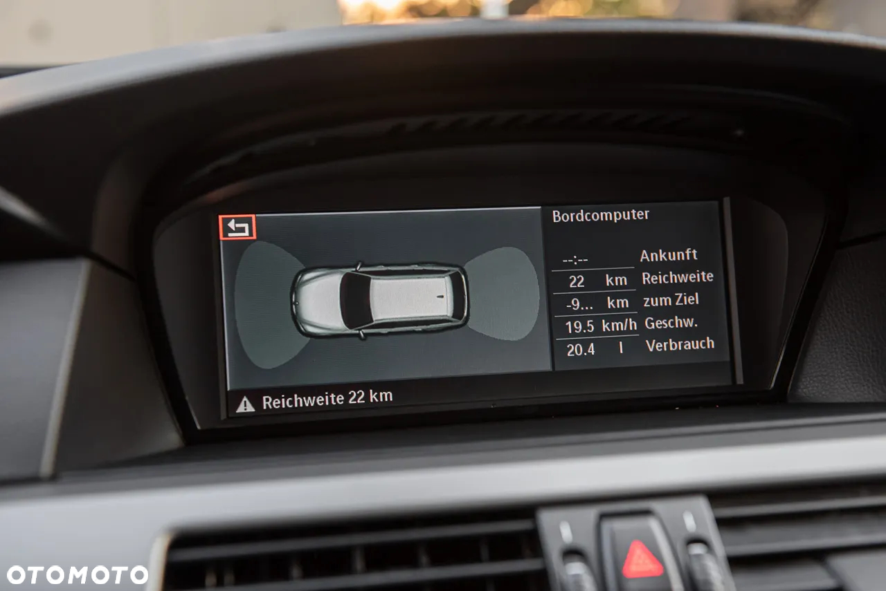 BMW Seria 5 525xi Touring - 22