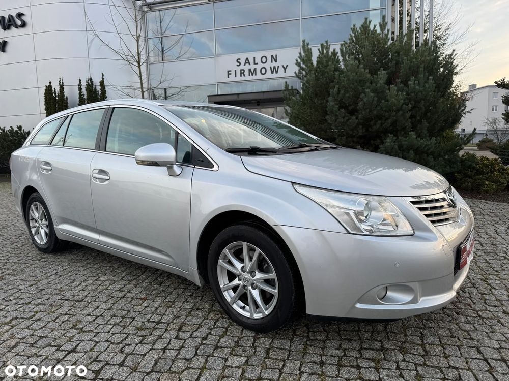 Toyota Avensis 1.8 Sol plus NAVI - 2