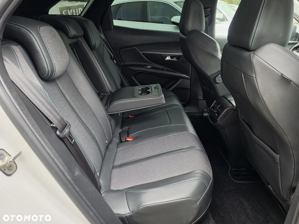 Peugeot 3008 225 e-EAT8 Allure Pack - 23