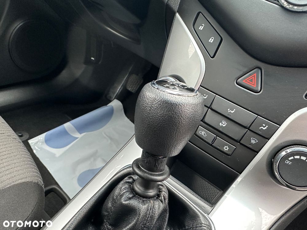 Chevrolet Cruze 1.6 LT - 20