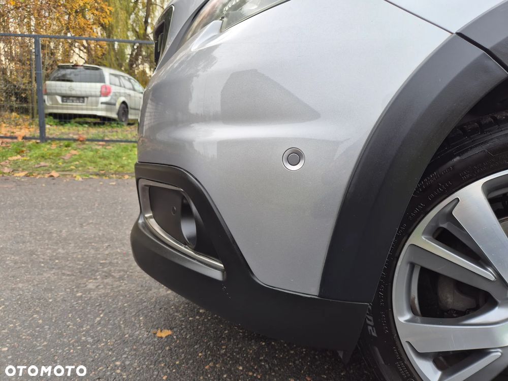 Peugeot 2008 1.6 BlueHDi Allure S&S - 18