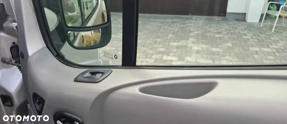Renault Trafic - 12