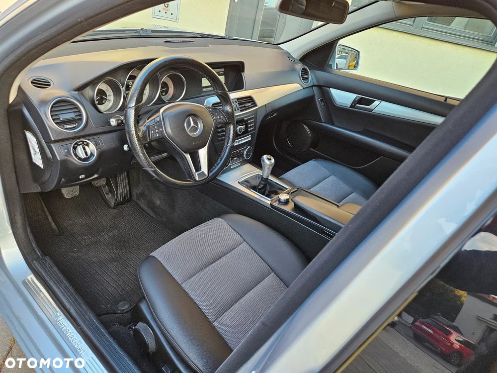 Mercedes-Benz Klasa C 180 T CDI DPF (BlueEFFICIENCY) Avantgarde - 9