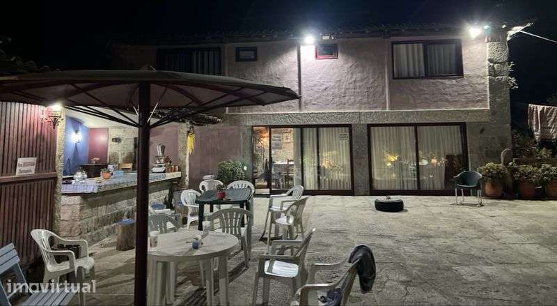 Casa rustica em ambiente natural - Grande imagem: 2/12