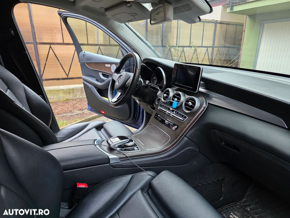 Mercedes-Benz GLC - 12