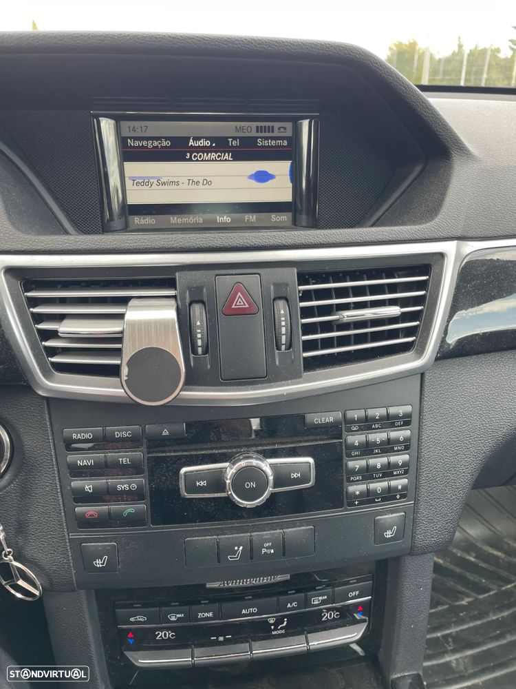 Mercedes-Benz E 300 Bluetec Hybrid Avantgarde - 9