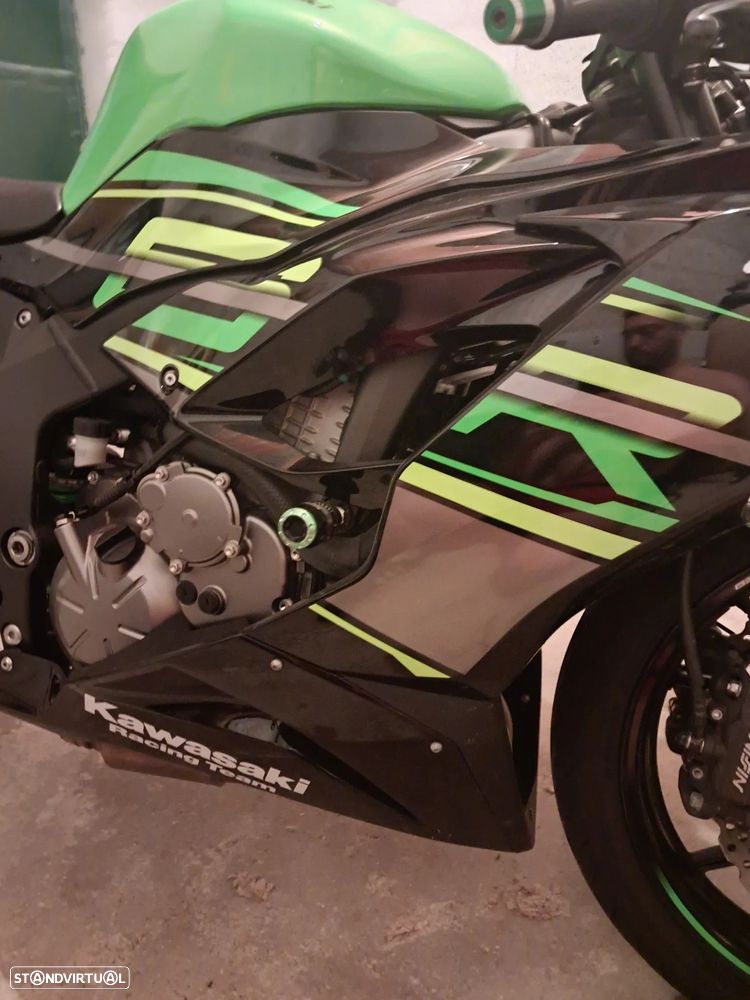 Kawasaki Ninja ZX6R - 5