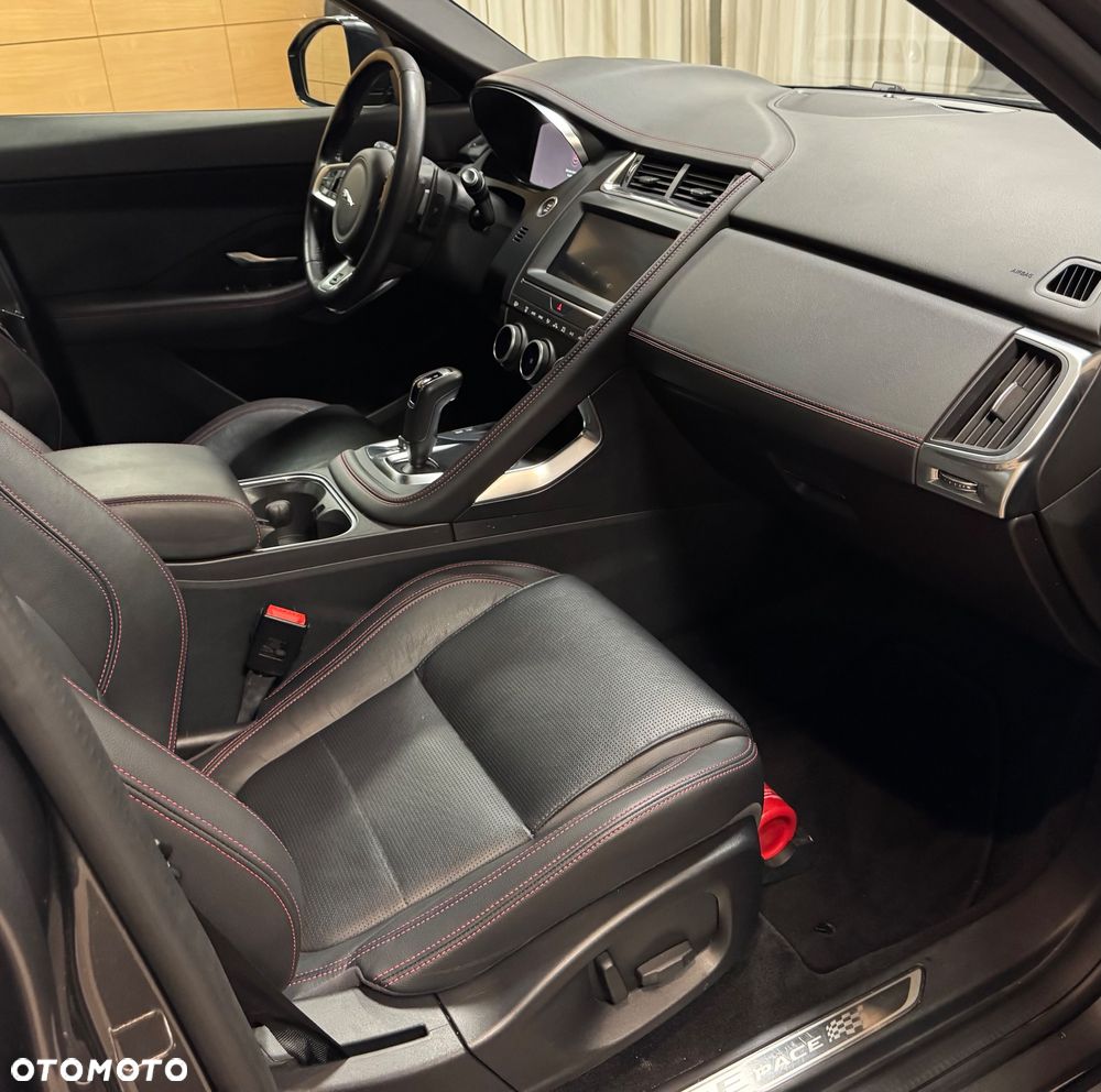 Jaguar E-Pace 2.0 i4P AWD R-Dynamic - 10