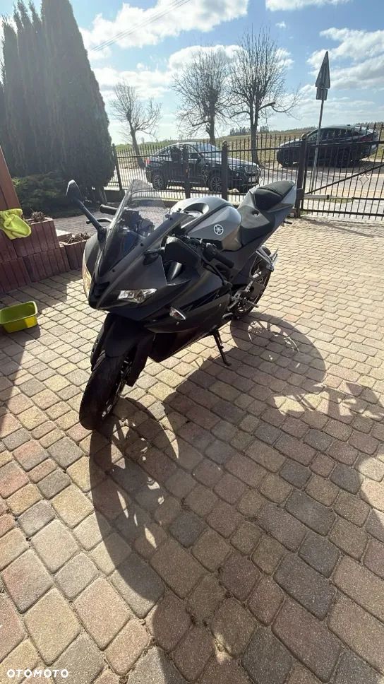 Yamaha YZF - 27