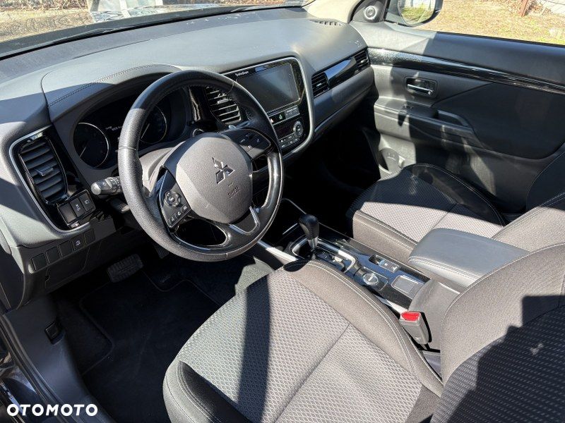 Mitsubishi Outlander 2.0 Intense + SDA 4WD CVT - 14