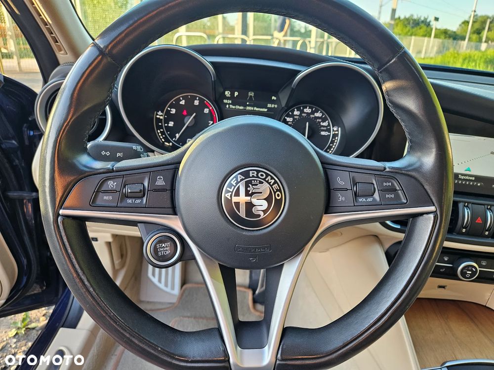Alfa Romeo Giulia 2.0 Turbo 16V AT8 Veloce Ti - 26