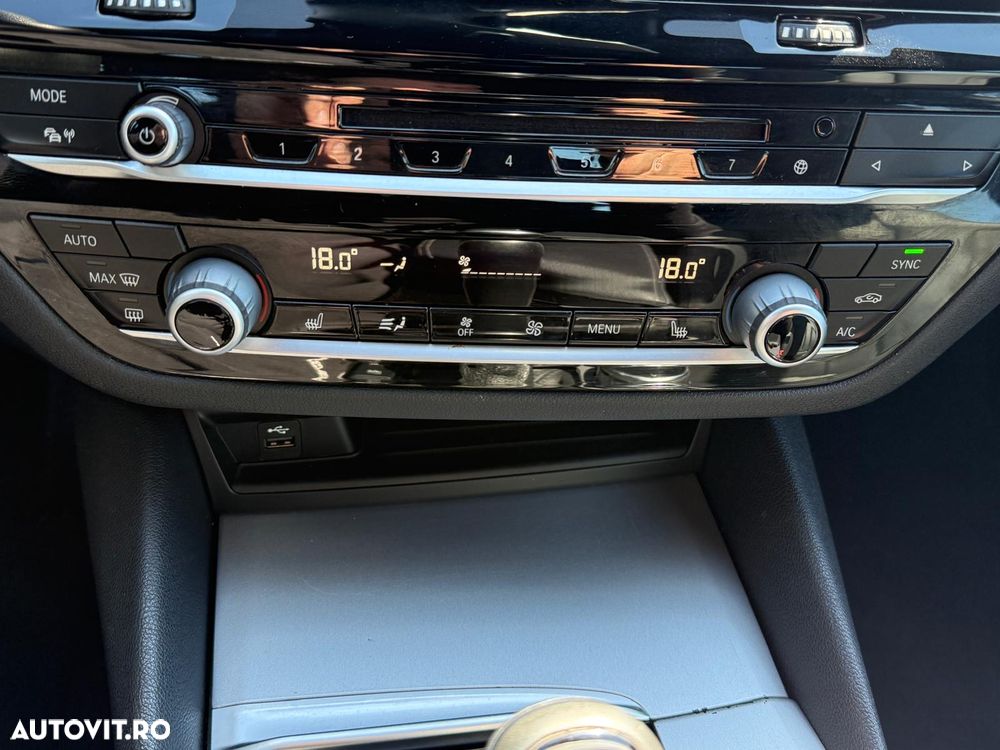 BMW Seria 5 520d Sport Line - 14