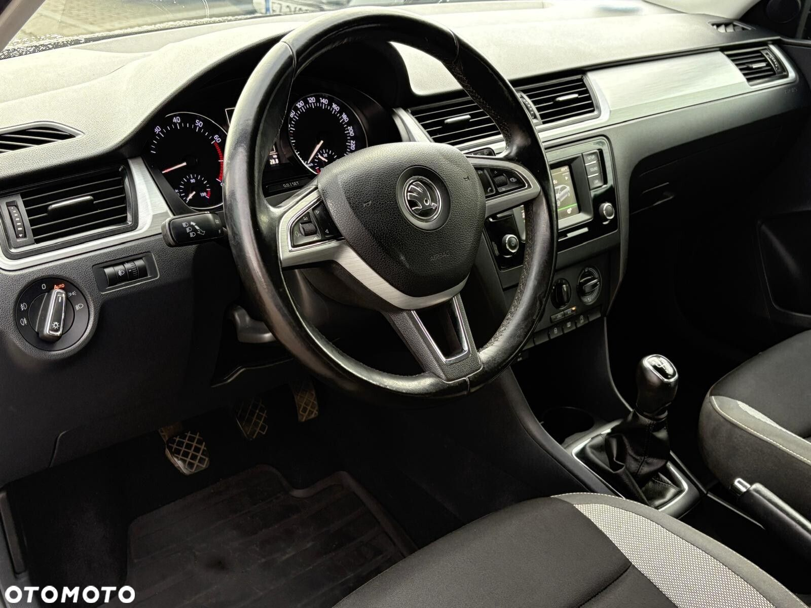Skoda RAPID 1.2 TSI Ambition - 8