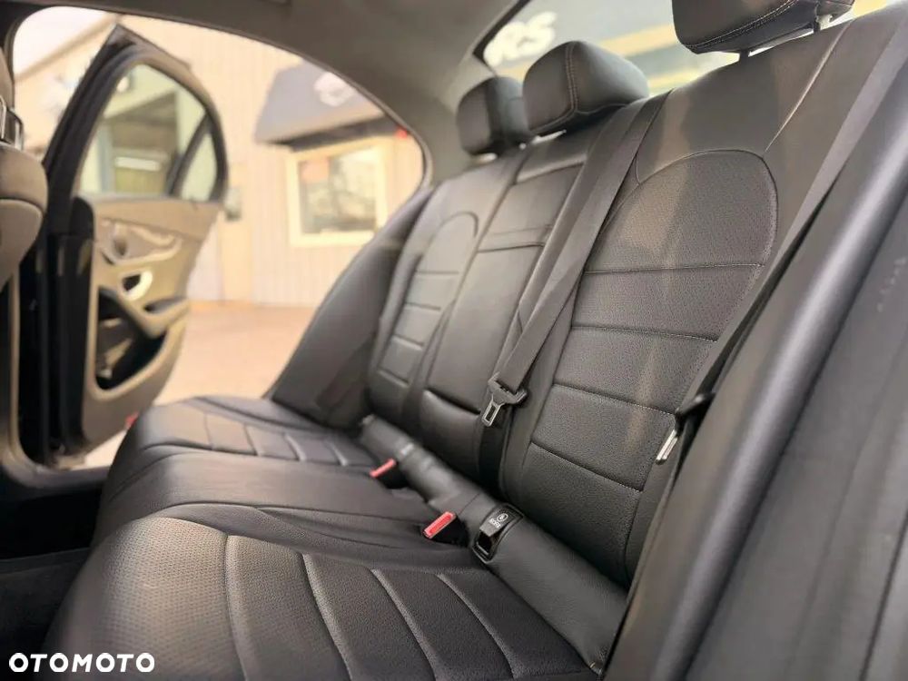 Mercedes-Benz Klasa C 300 9G-TRONIC Edition - 19