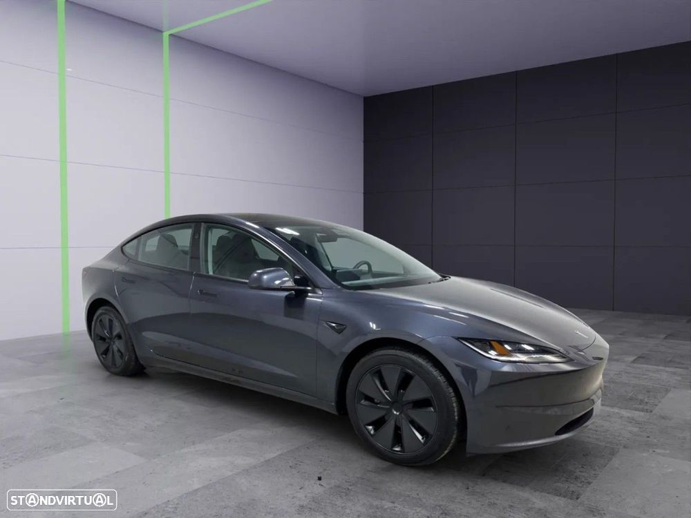 Tesla Model 3 - 3