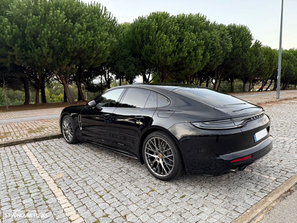 Porsche Panamera 4 E-Hybrid Platinum Edition - 3