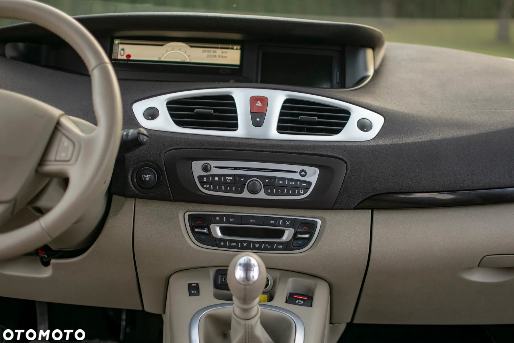 Renault Grand Scenic - 40
