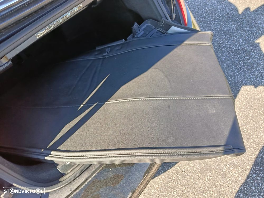 VW New Beetle 1.6 TDI DPF DSG Blue Motion Technologie Exclusive Design - 12