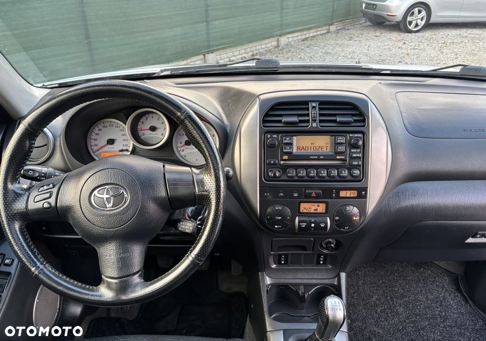 Toyota RAV4 - 24