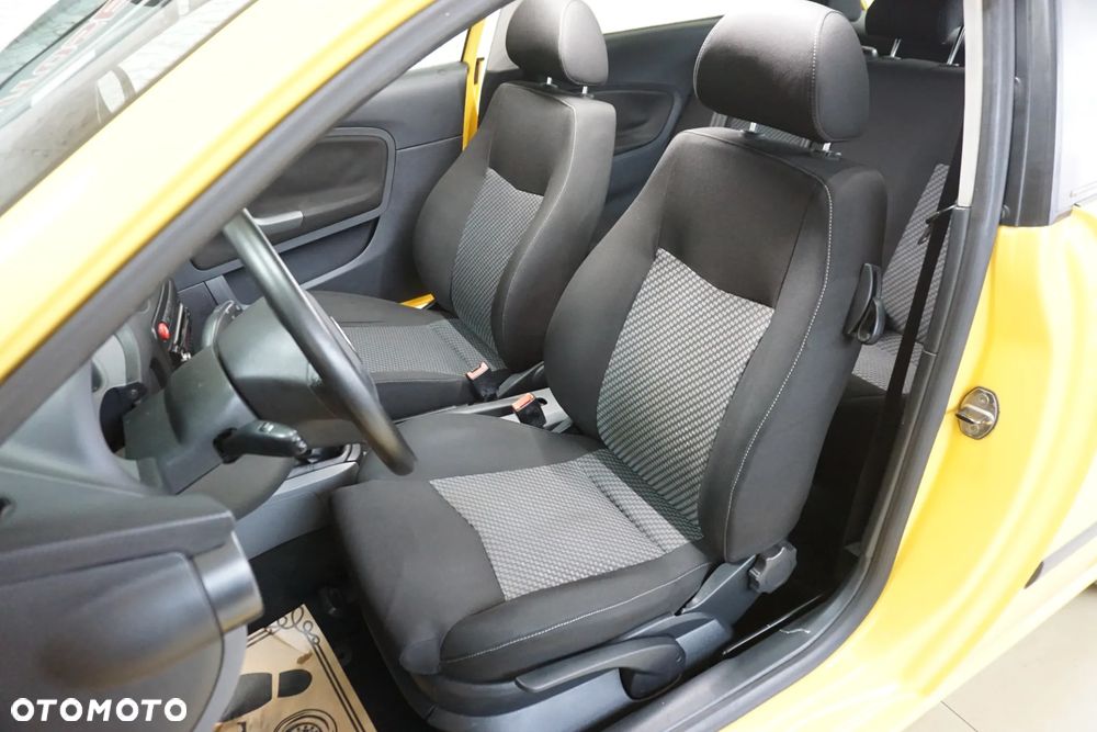 Seat Ibiza SC 1.4 16V Reference - 24