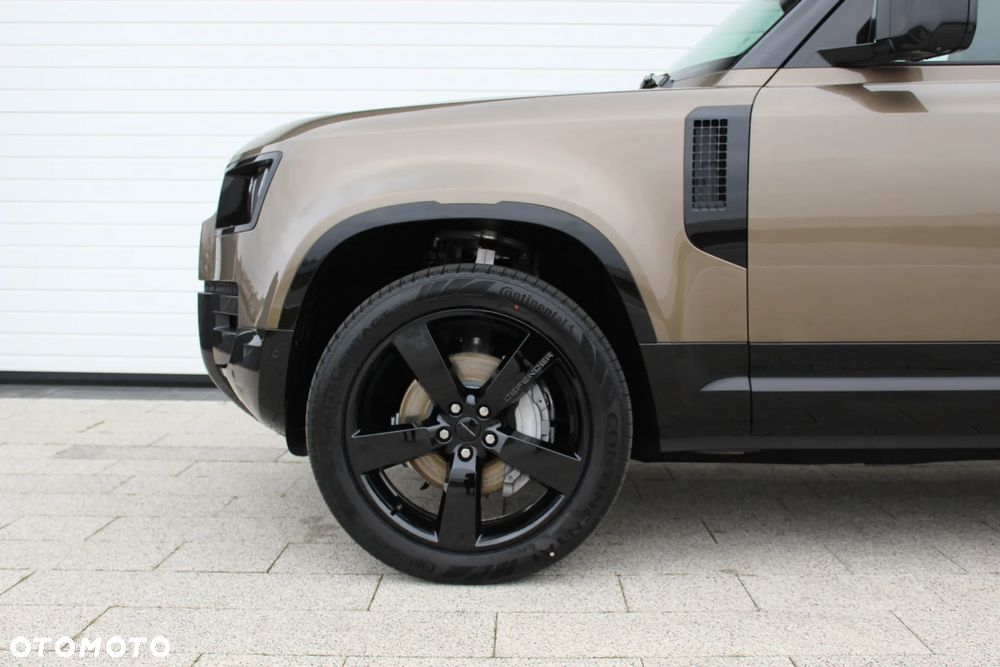 Land Rover Defender - 8