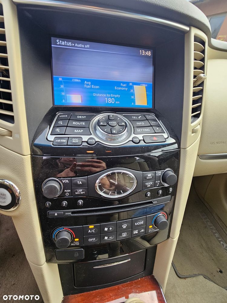 Infiniti QX70 3.7 S - 15