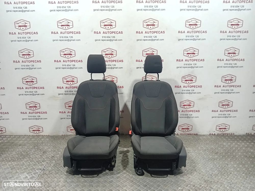 Conjunto Bancos Nissan Juke em Tecido Costuras Vermelhas Originais - 4
