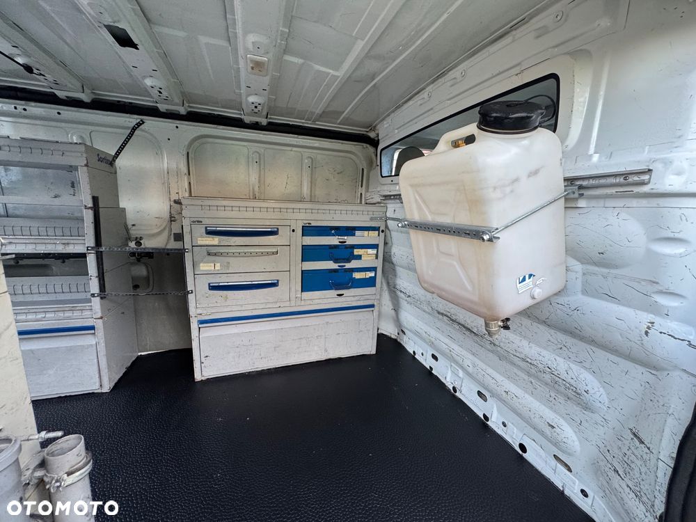 Opel Vivaro - 18
