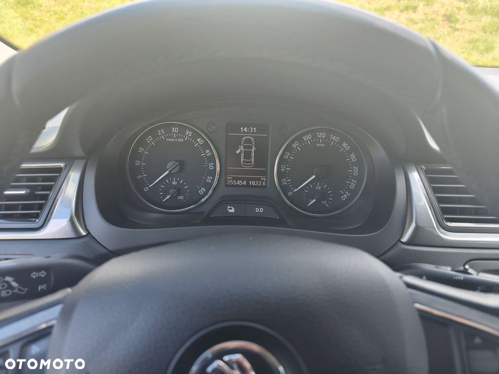 Skoda RAPID 1.6 TDI DPF Ambition - 18