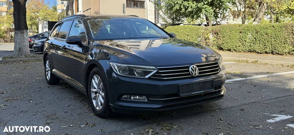 Volkswagen Passat - 1