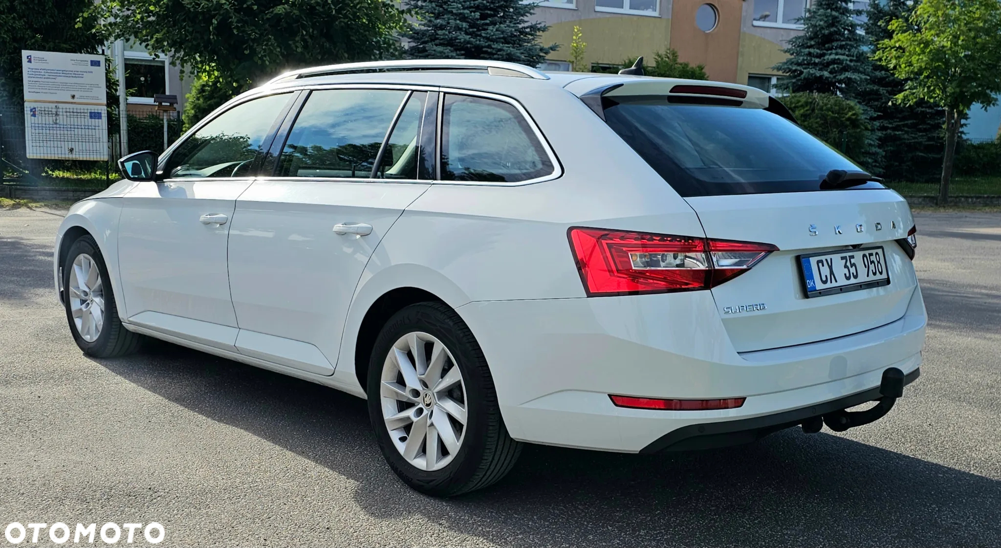 Skoda Superb Combi 2.0 TDI DSG Premium Edition - 9