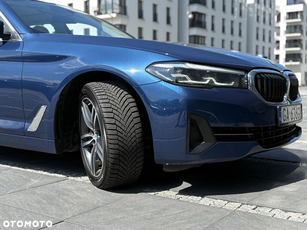 BMW Seria 5 520d xDrive Luxury Line sport - 12