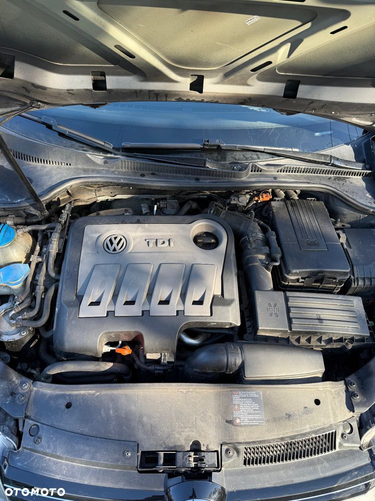 Volkswagen Golf 2.0 TDI DPF BlueMotion Technology Comfortline - 18