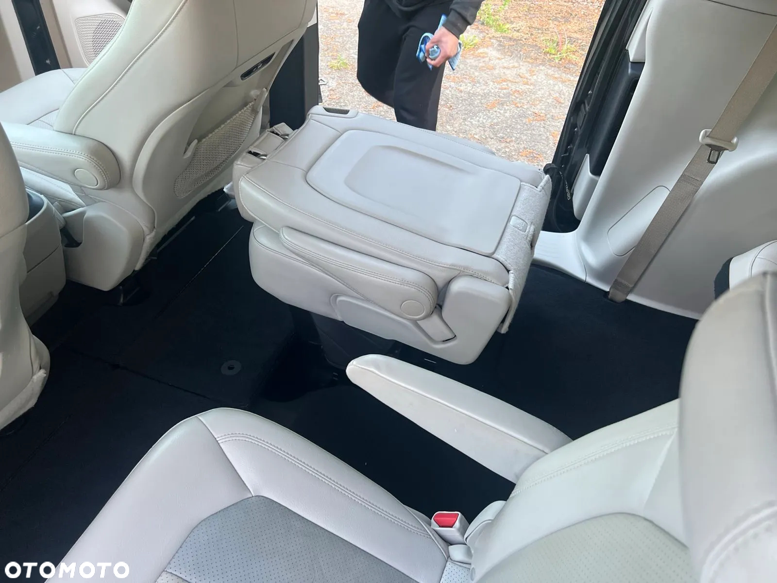 Chrysler Pacifica - 27