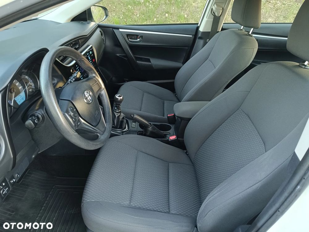 Toyota Corolla 1.4 D-4D Comfort - 34