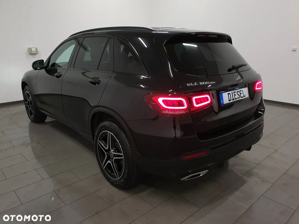 Mercedes-Benz GLC 300 de 4Matic 9G-TRONIC AMG Line Plus - 4