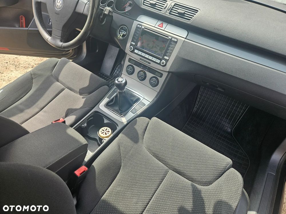 Volkswagen Passat 2.0 TDI DPF Comfortline - 10