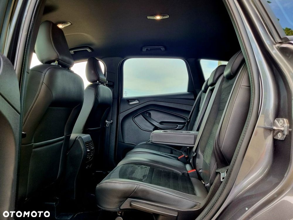 Ford Kuga 1.5 EcoBoost 2x4 ST-Line - 11