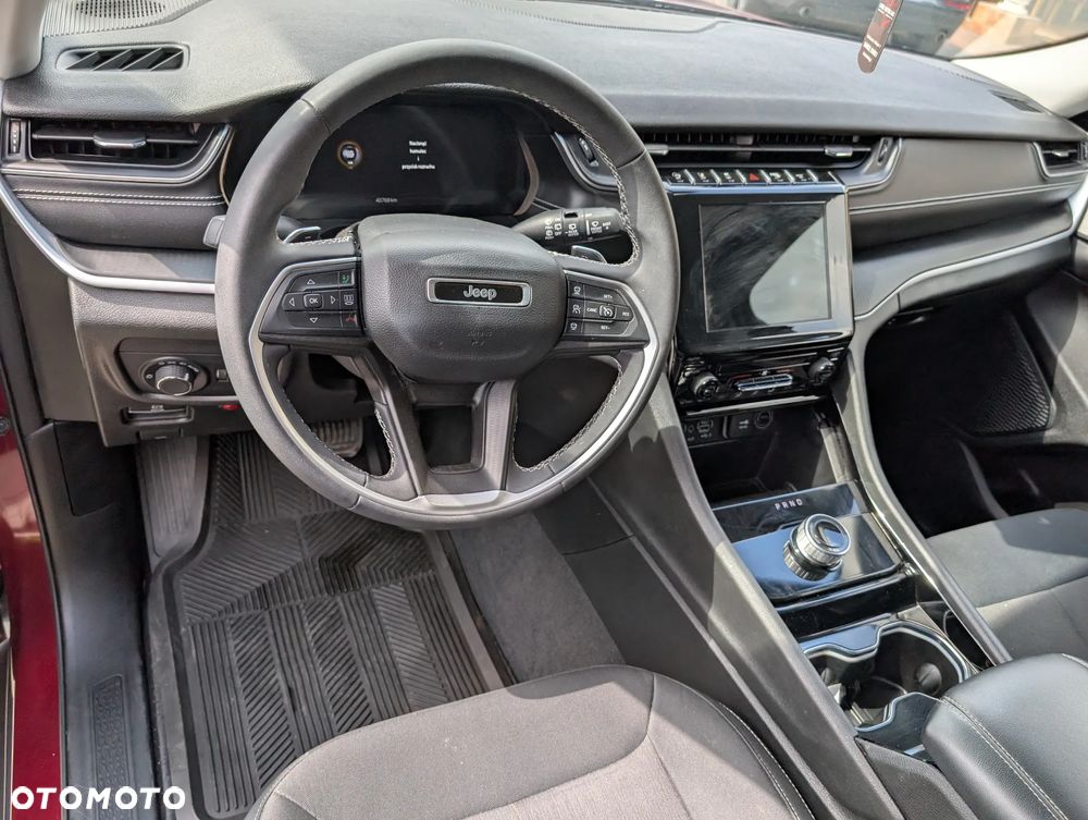 Jeep Grand Cherokee - 25