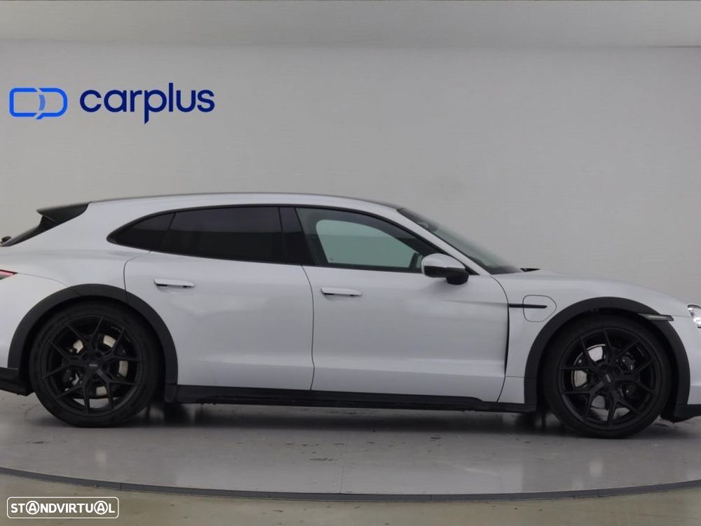 Porsche Taycan Cross Turismo 4S - 8