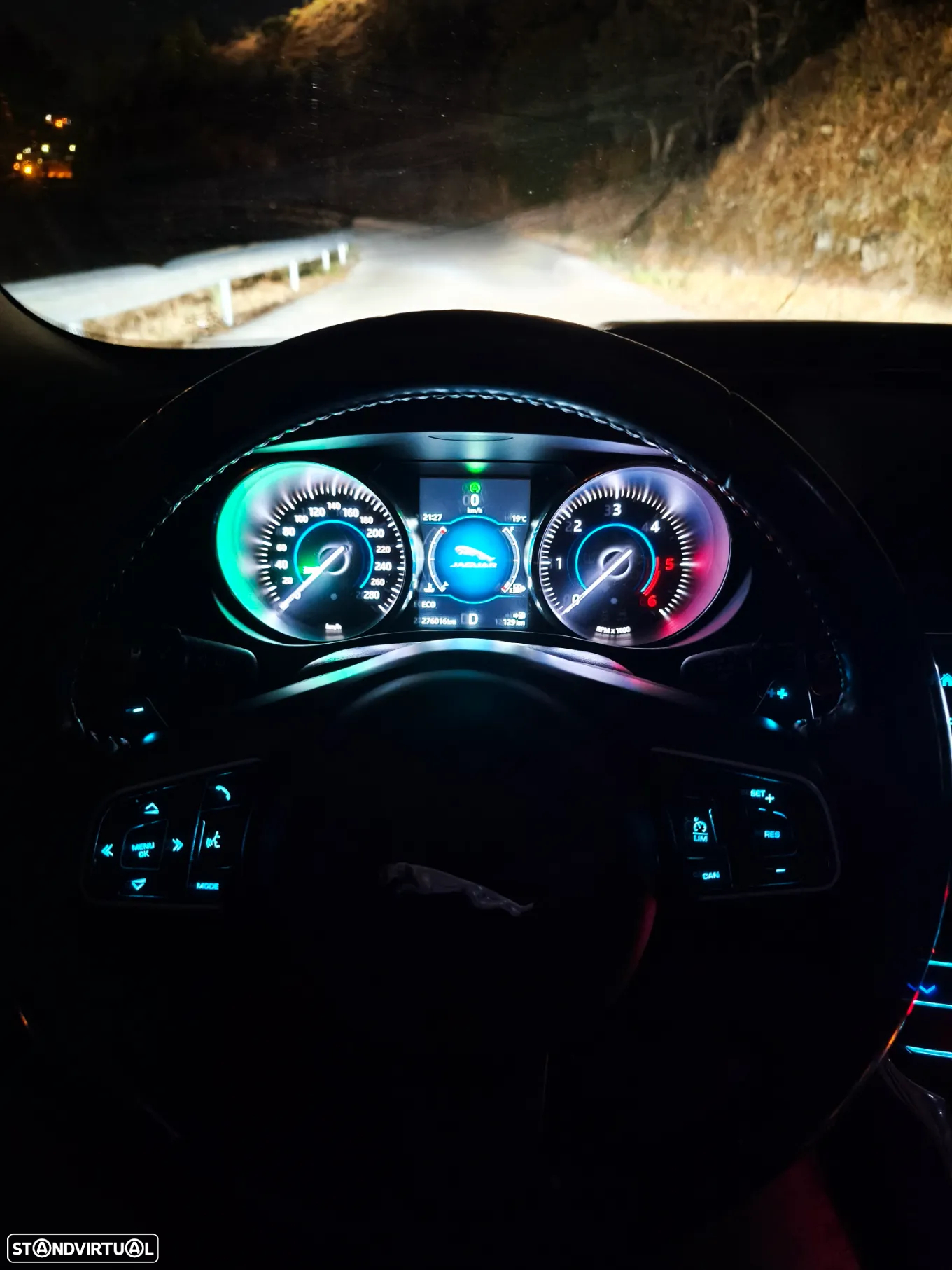 Jaguar XE 2.0 D S - 9