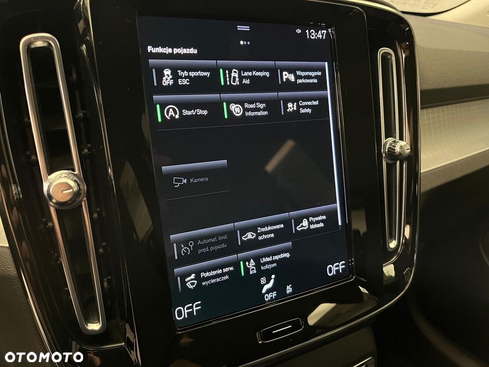 Volvo XC 40 T3 Momentum - 23