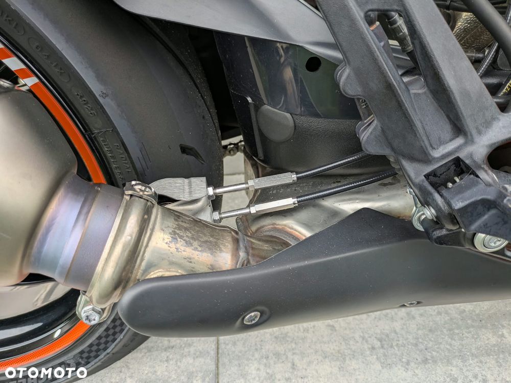 KTM Super Duke - 18