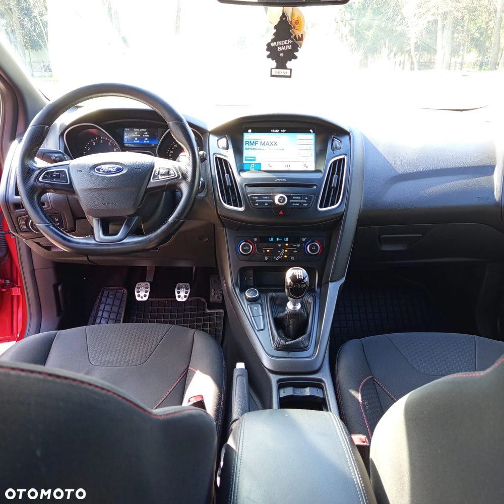 Ford Focus 1.5 EcoBoost ST-Line - 6