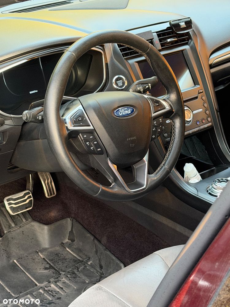 Ford Fusion - 10