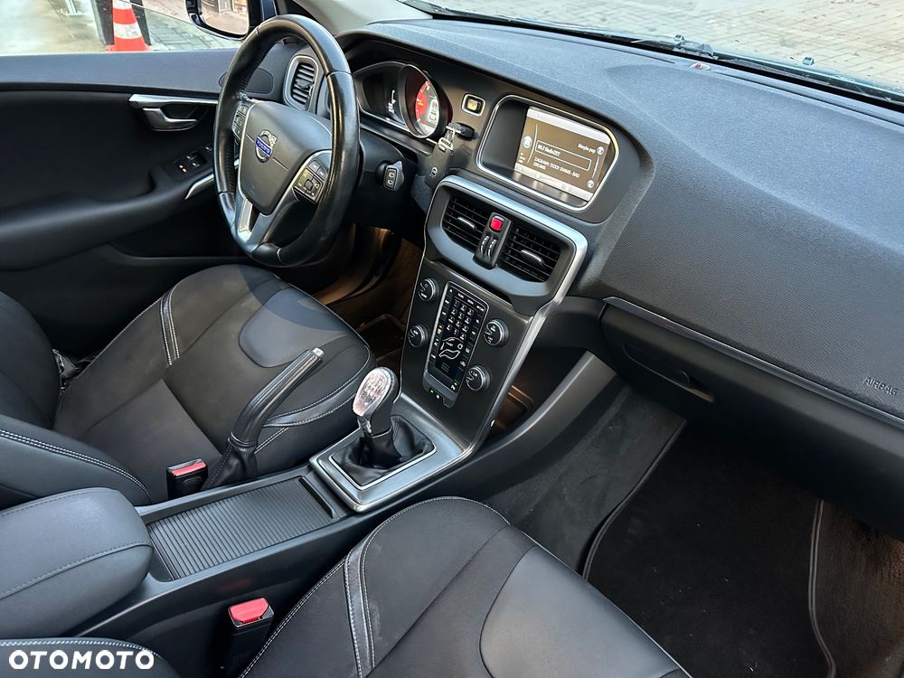 Volvo V40 D2 Momentum - 14