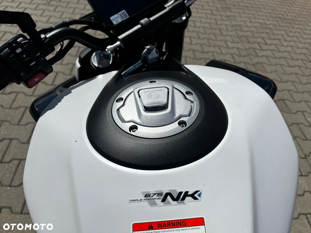CFMoto 675NK - 14